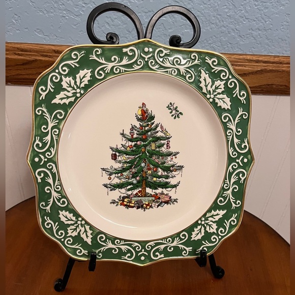 Spode embossed Christmas Tree Plate - Picture 7 of 7